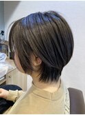 耳だしレザーショート×ダークアッシュ/チャコールグレー/30代