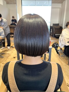 サラ(sarah) ミニボブ/グレージュ