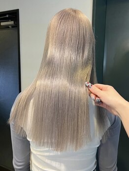 ラックスビー ウメダ 大阪梅田店(LUXBE UMEDA)の写真/憧れられる褒められる艶髪は《LUXBE》で手に入る！丁寧・上質なヘアケアでいつまでも続く美髪を…