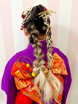 ヒャン(hyang) ポニーテールツインアレンジ