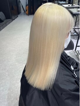 ペレ 渋谷(PELE) イメチェン/ホワイトブロンド/外ハネボブ/美髪/渋谷