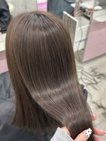 エヌアイ オモテサンドウ(ni omotesando)&nbsp;ツヤツヤオリーブブラウン♪ 透明感抜群カラー