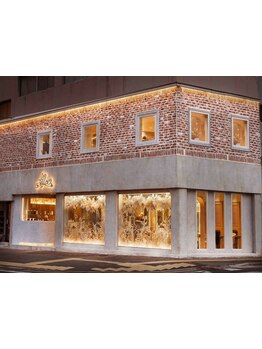 【オーガニックハーブカラー+カット\6000】毎月通えるプチプラ×高技術の超実力派★本当に似合うスタイルへ