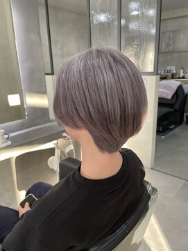 トーン(tone) ハイトーン×センターパート