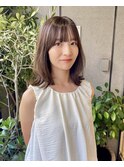 【ミディアム】肩でハネる自然なレイヤースタイル