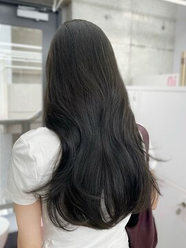 エヌアイ オモテサンドウ(ni omotesando) オリーブグレージュ/レイヤーカット/透明感カラー　上野