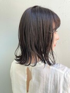 シロ(SiLO) 外ハネ×透明感グレージュの大人ナチュラルミディ