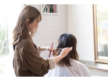 ヒーリングサロンカーサ(healing salon Casa)の写真/最初から最後まで専属スタイリストがマンツーマンで対応します◎お客様とじっくりむき合い、理想を実現。