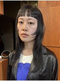 ミディアムレイヤーロングレイヤーカットブラックカラーオン眉