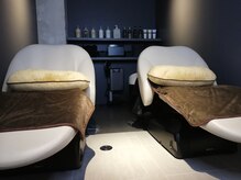 フルフラットになるシャンプー台で『癒しのひと時を』