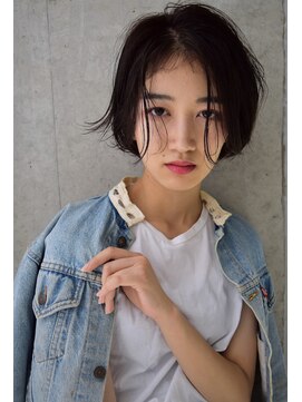 バロンフェム(baLon.fem) 【Stylist 本田愛】ダークグレーカラーのハンサムボブスタイル