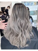 アライブ キチジョウジ(ALIVE Kichijoji)&nbsp;イメチェンエアータッチバレイヤージュカラーグレージュ