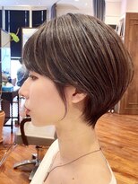 ビュートリアム 梅田(BEAUTRIUM)&nbsp;艶感丸みマッシュショート