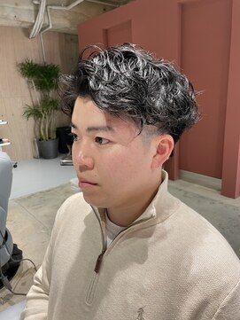 エメン(EMEN) バングUPスパイラル　担当土井