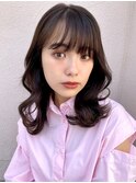 顔まわりレイヤー　くびれヘア　くびれミディ　シースルー前髪