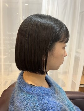 ウィロー(WILLOW) 【 WILLOW京橋 】耳かけok! パッツンボブ