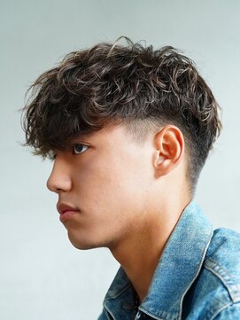 フィフス 天神大名(fifth) スペインカールパーマラルフカールフェードメンズカット19時以降