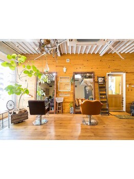 暖かい雰囲気に包まれた店内で、リラックスしながらキレイになれる＊大型店が苦手な方も是非ご来店下さい―