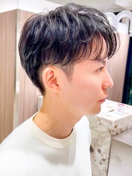 ヨリ トウキョウ(yori Tokyo) 簡単スタイリングニュアンスパーマスパイキーショート