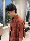 ナチュラルパーマ×センターパート　メンズパーマ