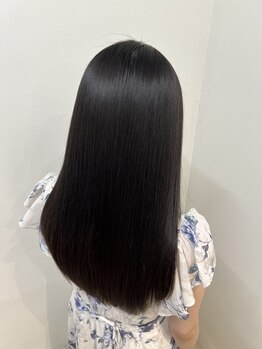 グフィン(Gfin)の写真/アルカリ酸熱トリートメントで長く続く美髪を実現！メテオカラーと同時施術で、更なる艶髪に仕上げます！
