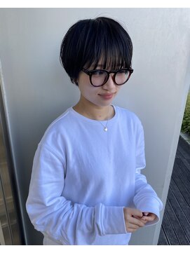 エアー 青山(AIR) 前髪あり耳掛け丸みくびれショートボブ20代30代40代50代60代