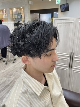 カイノ メンズサロン 金剛店(KAINO) センターパートツイストスパイラル