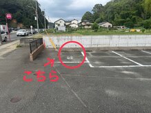 ムム(mumu...)の雰囲気(軽専用ですが普通車駐車OK ※店舗横より広く駐車しやすいです)