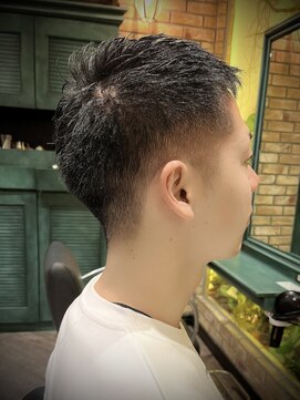 モナン 渋谷(Monan) ナチュラルフェードソフトモヒカンスタイル