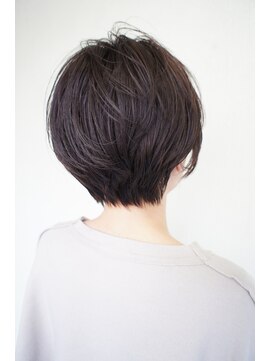 ディスオモテサンドウ 表参道(This OMOTESANDO) 大人女性のShort STYLE【表参道,青山】山本