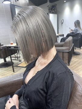 アルカナ 明治神宮前原宿(ARCANA) 外国人風ショート　透明感グレージュ　ボブ　ケアブリーチ