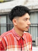 黒髪短髪　ビジネスOKな束感フェードスパイキーショート