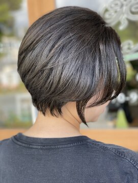 スナリー(Snaly) ハイトーンカーキ/緑/西原町美容室/メガネマーク/ダブルカラー