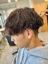 フゥ 宇都宮(FeU)&nbsp;波巻きパーマメンズパーマメンズヘアツーブロックツイストパーマ