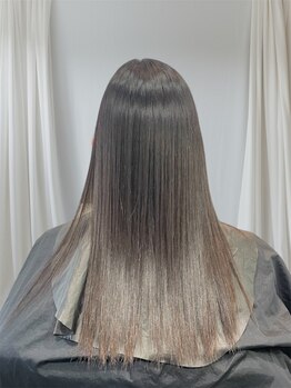 エレガンス(ELEGANCE)の写真/毎朝のスタイリングがもっと簡単に！毛先までしっとりと潤い、自然なツヤをまとった髪に＊