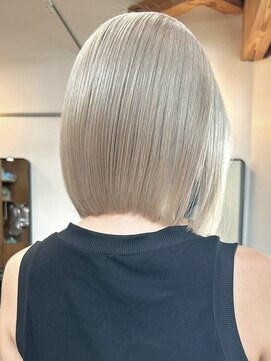 ラック 津田沼(LUCK) ホワイトブロンド/似合わせボブ/シルバーハイトーン/ブリーチ