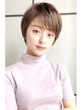 レウナ 外苑前(Reuna) 20代30代40代に人気コンパクトでお手入れ簡単ショート