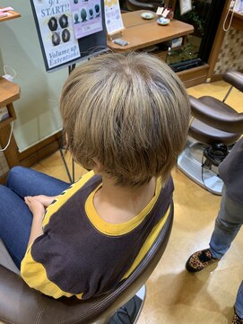 ヘア ショップキャリー 透明感抜群！ホワイトグレージュ☆