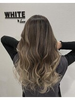 アンダーバーホワイト 西宮店(_WHITE) イルミナバレイヤージュカラー　デザインカラー