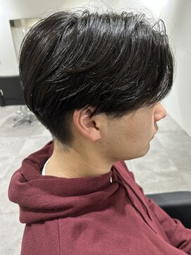 ヒュイル バイ ニアウ(Hwyl by Niau) メンズマッシュセンターパートスパイラルパーマニュアンスパーマ