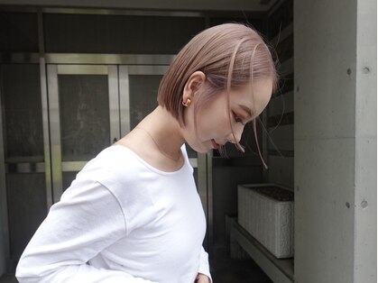 アイナ(AINA)の写真