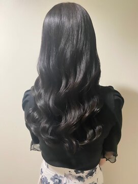 ティットバイウルー(tytto by uruu) 【ヨシンモリ】表参道/表参道駅/早朝/巻きおろし