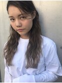 ウェーブスタイル　レイヤーカット　ベージュカラー