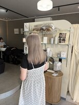 ウニュ(unu.)&nbsp;髪質によってはブリーチ1回で叶うペールベージュ