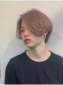 センターパートふわふわハンサムショート　　ピンクベージュ