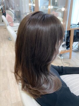 ネオリーブ チロル 横浜西口店(Neolive CiroL.) ラベンダーグレージュ＊艶感＊レイヤーカット