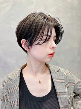 トルネード(TORNADO) 大人ショート 前下がり ハンサム 前髪なし ジェンダーレス K1103