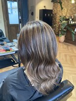 フラクト(FLact)&nbsp;バレイヤージュ_ハイライト_ベージュカラー