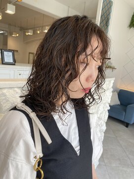 アンジュベイナハ (Ange Bay NAHA) ルーズ×スパイラルパーマ