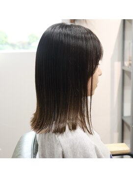 ウィスカーヘアー(whisker hair) きりっぱなしロブ